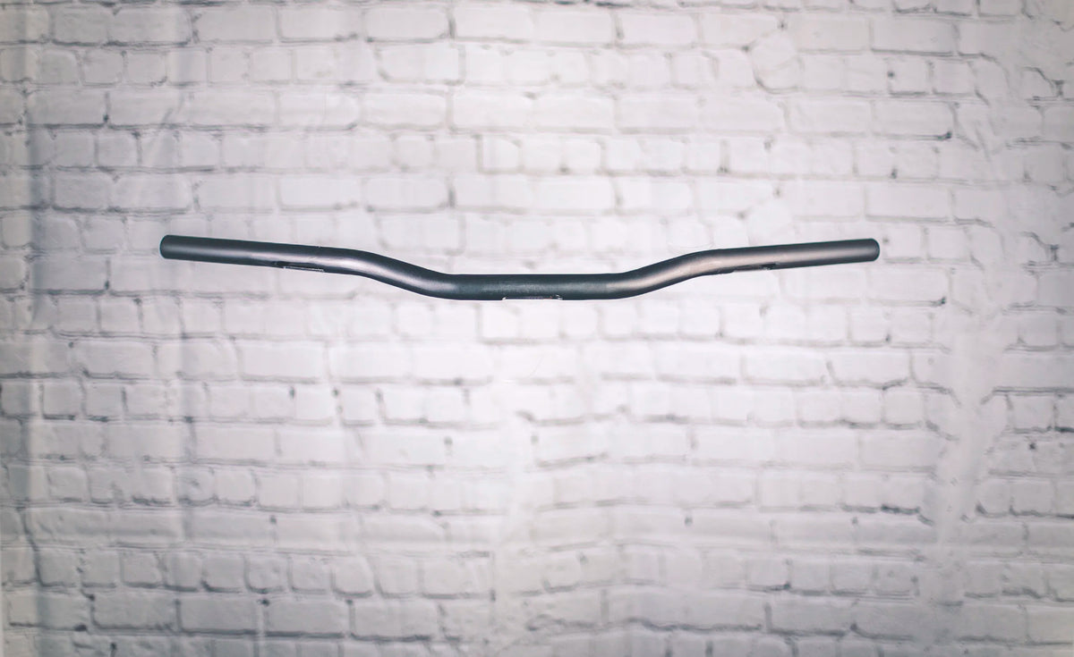 Low Tracker – CNC Notched Tracker Style Motorcycle Handlebars for Harley-Davidson Sportster