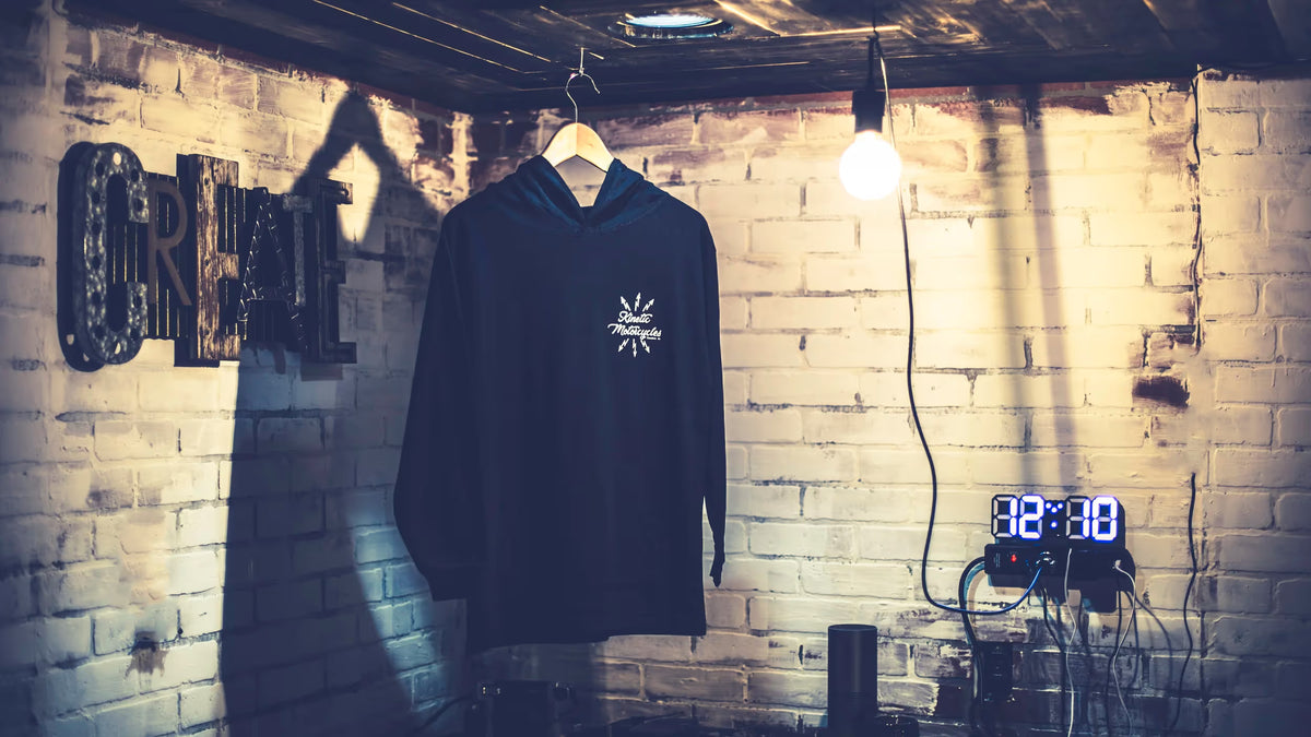 Retro Arrows T-Shirt Hoodie – Metallic Logo