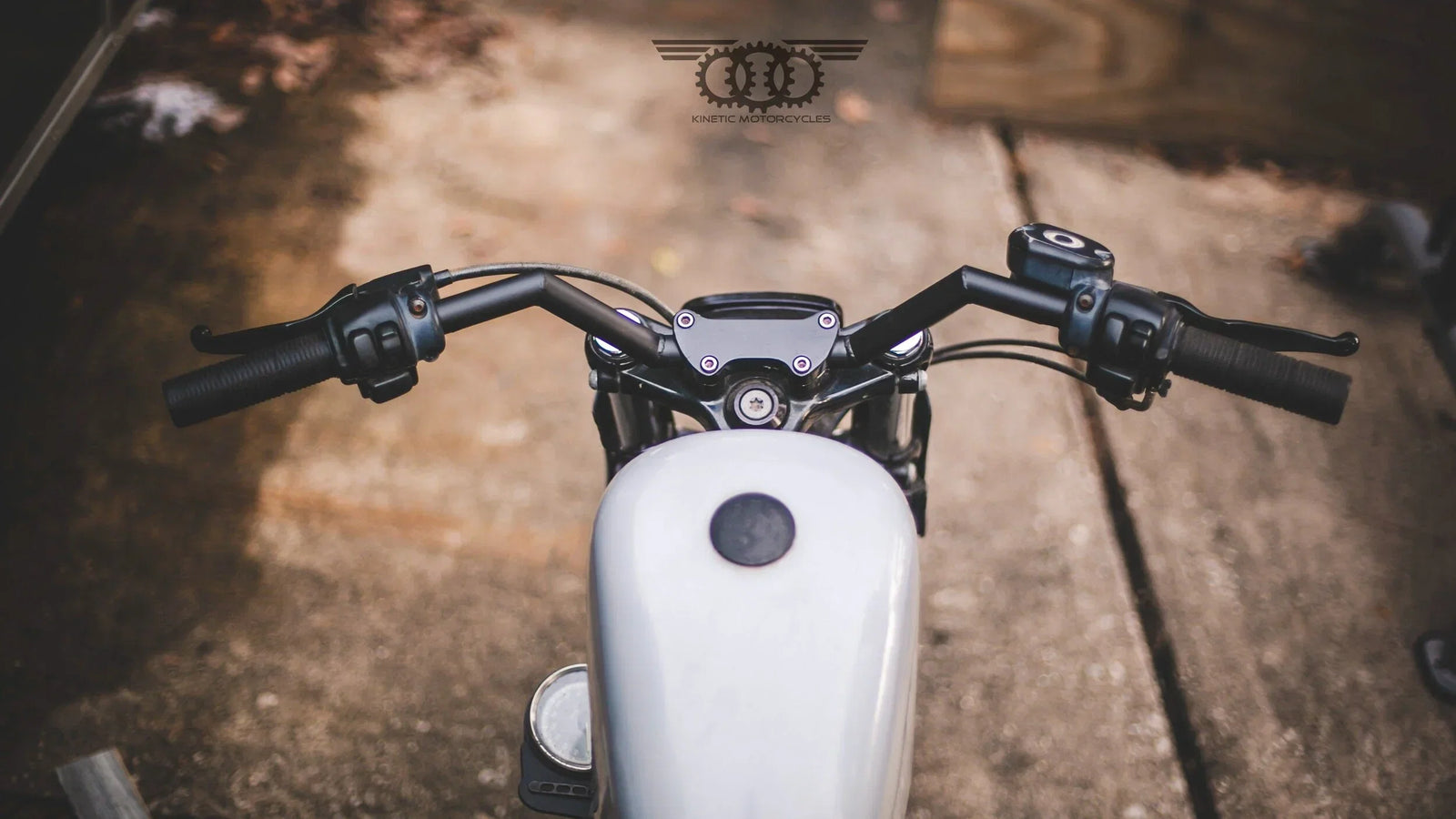 Beyond the Grip: A Custom Motorcycle Expert's Guide to Handlebars for Every Riding Style