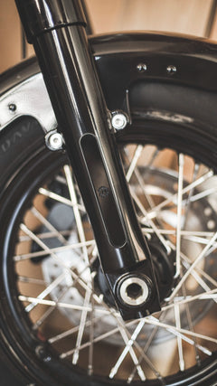 Reflector Deletes – Clean Fork & Frame Finish for Harley-Davidson Softail