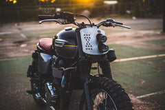Triumph Tracker Faceplate Dual Vertical Headlight